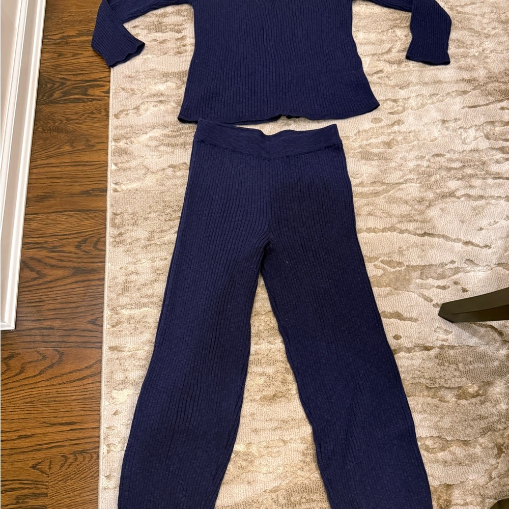 Free people Beach - Women's V-Neck Sweater Set - Navy Blue